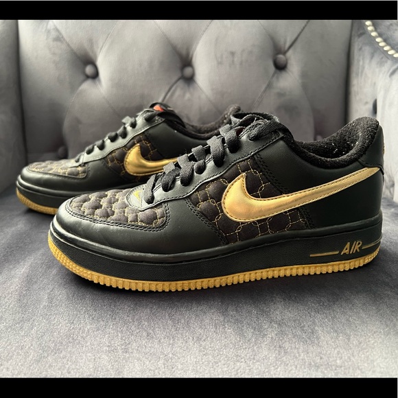 *Rare* Nike Air Force 1s. Black and gold size 6 in womens
